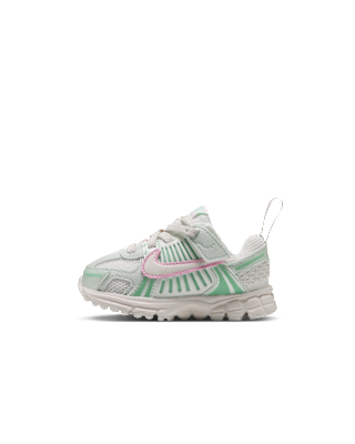 Nike Vomero 5 Big Kids' Shoes with Reflective Accents. Nike.com